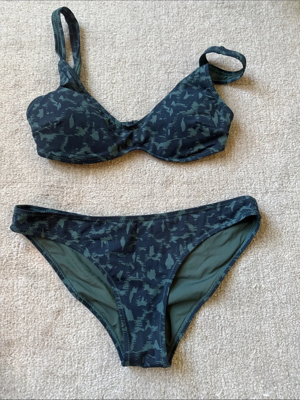 Vuori Dark Green Patterned Bikini Set